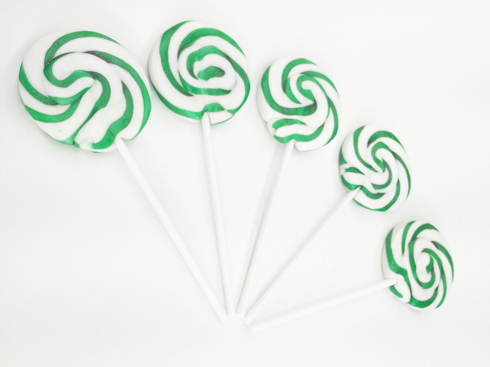 30 GREEN & WHITE WHEELPOPS ST PATRICK RETRO ROCK CANDY LOLLY PARTY LOLLYPOPS